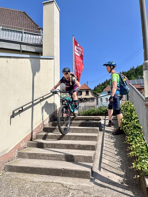 Fahrtechnikübung bei einer Ausfahrt beim MTB Frauencamp 2023 | Foto: VG Lambrecht (Pfalz)