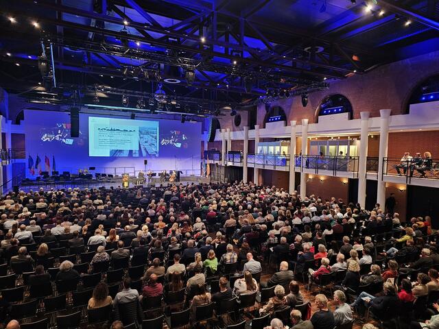Der Saal ist gut gefüllt | Foto: Gisela Böhmer 