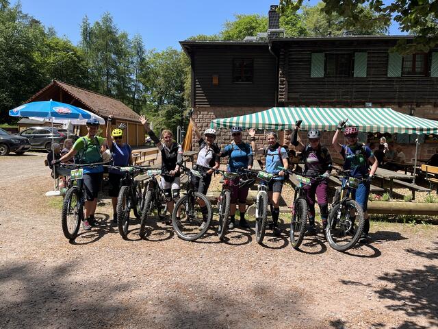 Rast am Waldhaus Lambertskreuz, beim MTB Frauencamp 2023 | Foto: VG Lambrecht (Pfalz)