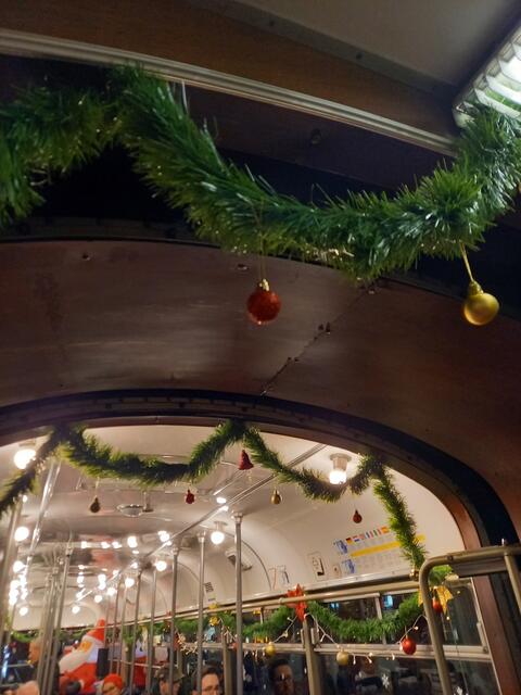 Weihnachtszauber auf der Sonderfahrt in der Mannheimer Innenstadt | Foto: Carsta Vogel