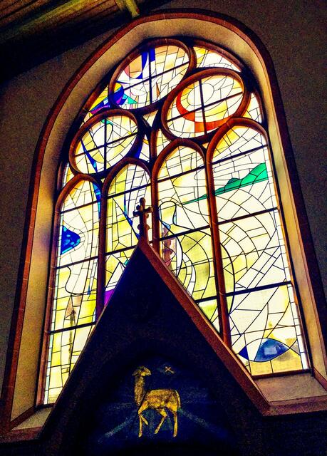 Besonders beeindruckend sind die Glasarbeiten, mit denen die Kirchenfenster ausgestattet sind. Diese zählen zu den Meisterwerken der Glaskunst. | Foto: Foto: Z. Haggag 