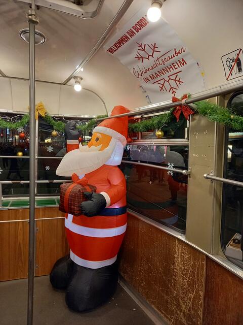 Weihnachtszauber auf der Sonderfahrt in der Mannheimer Innenstadt | Foto: Carsta Vogel