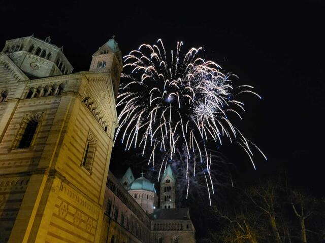 Feuerwerk über dem Kaiserdom in Speyer | Foto: Michael Sonnick