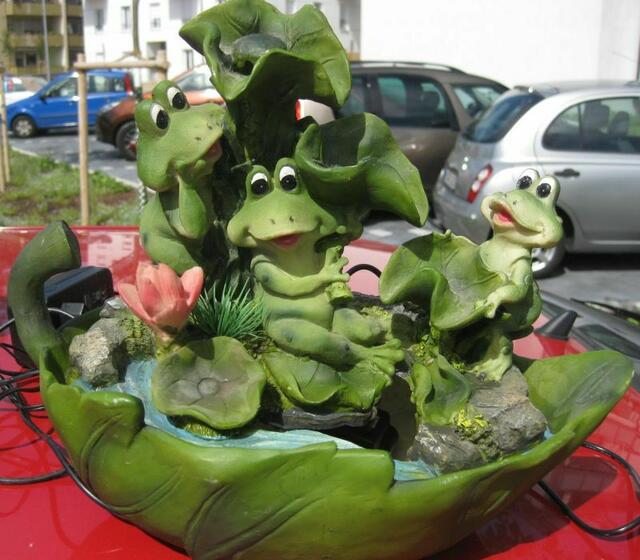 Ab und an landet Außergewöhnliches auf den Tischen der Reparateure, hier: ein Froschbrunnen | Foto: Repair Café Speyer