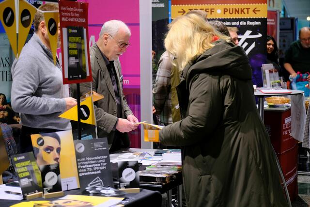 Die Besucherinnen und Besucher hatten auch die Möglichkeit, sich über die kulturellen Angebote in Mannheim zu informieren - hier das Internationale Filmfestival Mannheim-Heidelberg | Foto: Jessica Bader