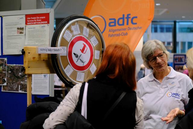 An den unterschiedlichsten Ständen war lebendiger Austausch möglich | Foto: Jessica Bader