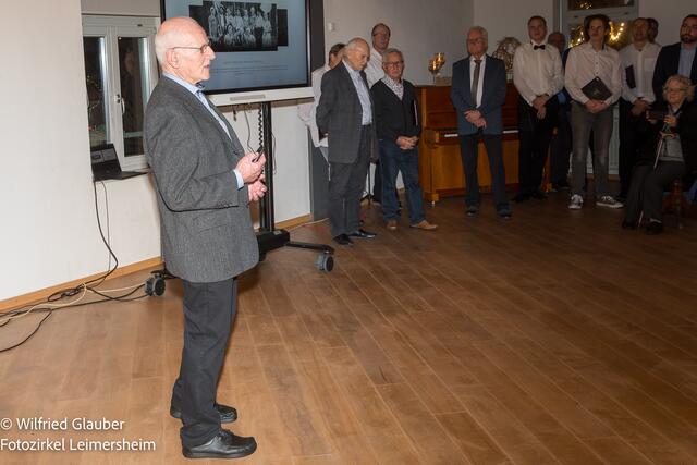 Emil Weschler präsentiert das Projekt "Leimersheimer Familien" (bereits Online) | Foto: Wilfried Glauber