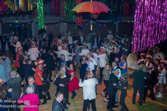 Und dann war die Tanzfläche gerammelt voll. | Foto: Foto: Wilfried Glauber, Fotozirkel Leimersheim