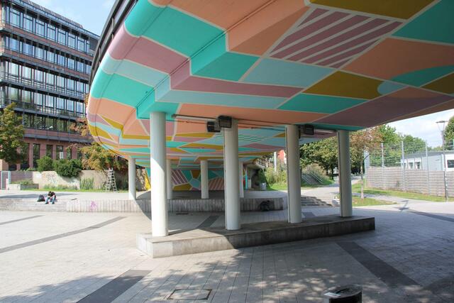 Das Mural am Berliner Platz stellt die Stadtkarte von Ludwigshafen kunstvoll dar | Foto: QUAER