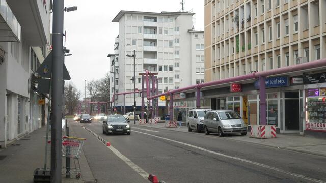 Die pinke Tube durch Ludwigshafen | Foto: Julia Glöckner