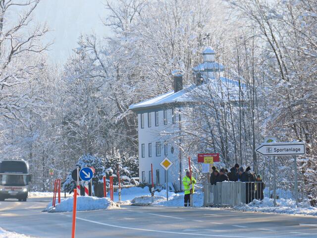 Warten auf den Bus | Foto: Brigitte Melder