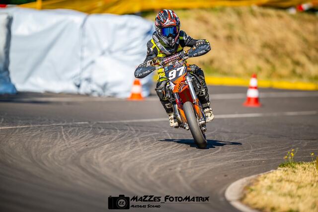 Lorenz Bang aus Ludwigshafen wurde 2023 Supermoto-Europameister | Foto: Mathias Schmid