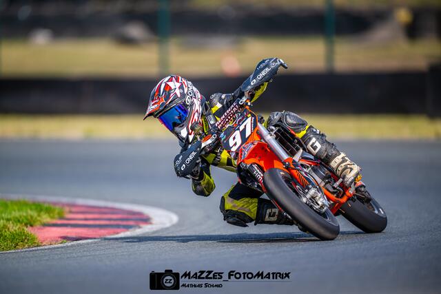 Lorenz Bang aus Ludwigshafen wurde 2023 Supermoto-Europameister | Foto: Mathias Schmid
