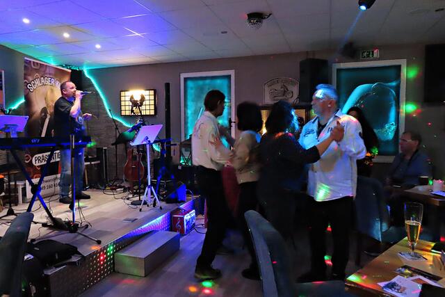 Ist die Fläche noch so klein muss ein Tänzchen drinne sein | Foto: Brigitte Melder