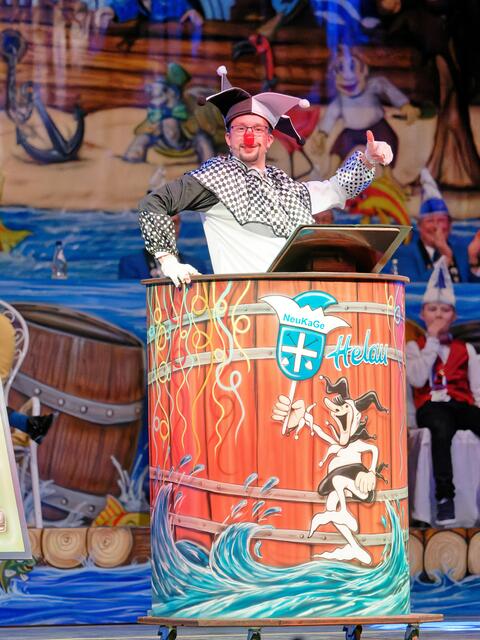 Harlekin Sitzungspräsident Frank Notheis | Foto: NeuKaGe