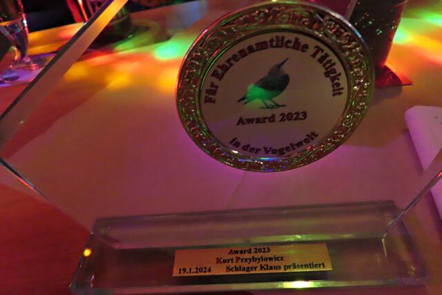 Ein ganz persönlicher Pokal, der einen Ehrenplatz erhält | Foto: Brigitte Melder