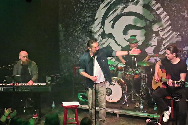 Vorstellung der Bandkollegen | Foto: Brigitte Melder