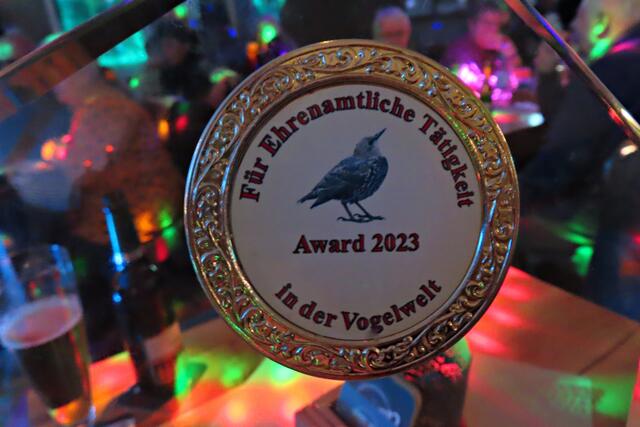 Und diesen Pokal gab es außerdem | Foto: Brigitte Melder