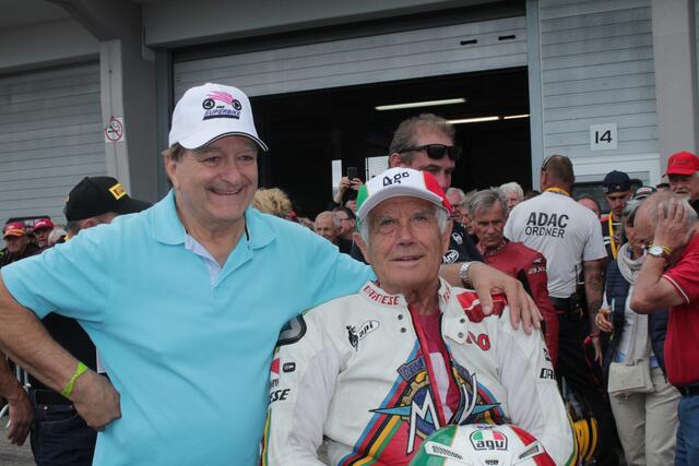 Franz Rau mit Rekord-Weltmeister Giacomo Agostini | Foto: Michael Sonnick