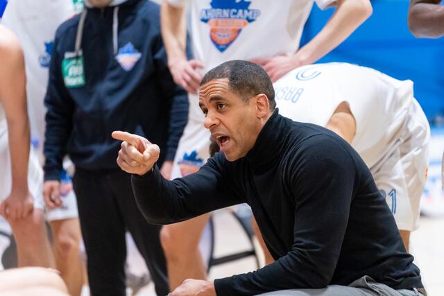 Ganz und gar nicht zufrieden mit der Leistung seines Teams: BIS-Coach Carl Mbassa | Foto: BIS Baskets Speyer