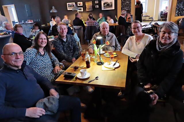 Der Tisch mit dem Ensemble von "OhrFest" | Foto: Brigitte Melder