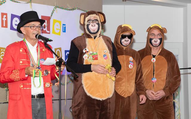 Der Zirkusdirektor und die Affen-Gäng | Foto: Heike Schwitalla
