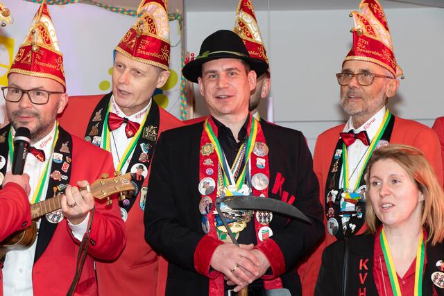 Allerlei närrische Hoheiten und Köpfe zu Gast in der Stadthalle Germersheim | Foto: Heike Schwitalla