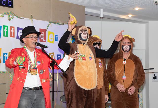 der Zirkusdirektor und die Affen-Gäng | Foto: Heike Schwitalla
