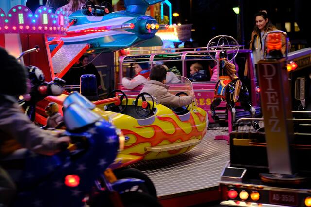 Fahrgeschäfte bieten Spaß für Groß und Klein | Foto: Jessica Bader