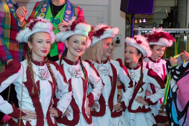 Allerlei närrische Hoheiten und Köpfe zu Gast in der Stadthalle Germersheim | Foto: Heike Schwitalla