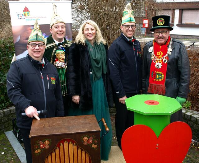 Hier die Wichtigsten: Sitzungspräsident Eric Klemm, Prinz Marco III., Prinzessin Vanessa I., KiKaGe-Präsident Christian Neumann und Manfred Schuhmacher | Foto: Urheber: W. Schmidhuber