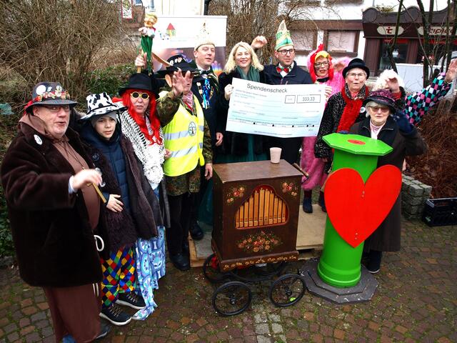Präsenz zeigte der Kirchenchor | Foto: Urheber: W. Schmidhuber