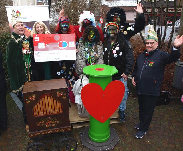 Auch der Vogelschutzverein zeigte sich und spendete | Foto: Urheber: W. Schmidhuber