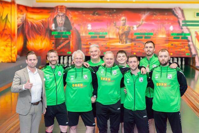Die siegreichen Ettlinger Kegler mit Hauptsponsor Raphael Krug | Foto: SG Ettlingen
