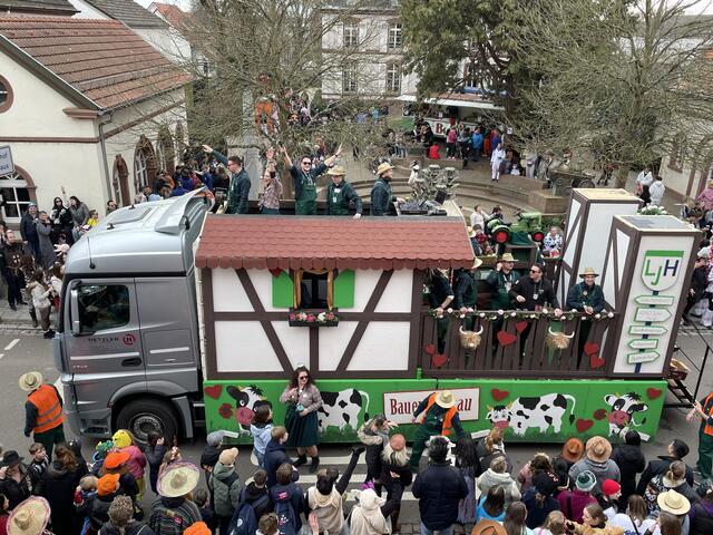 Die Landjugend Herxheim mit „Bauer sucht Frau“ | Foto: Katharina Schmitt