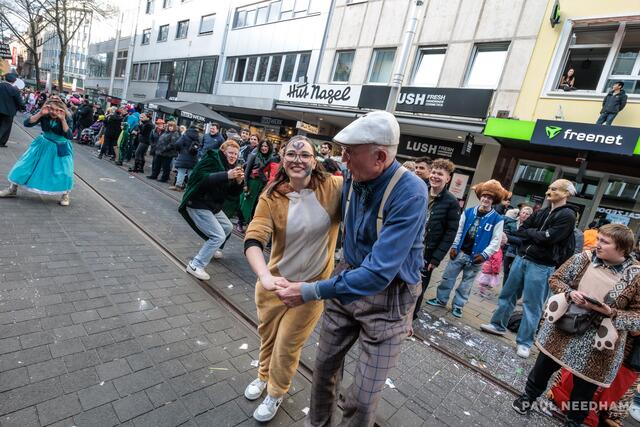 Marching Band Waldbronn // Karlsruher Fastnachtsumzug 2024 | Foto: Paul Needham