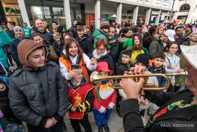 Marching Band Waldbronn // Karlsruher Fastnachtsumzug 2024 | Foto: Paul Needham