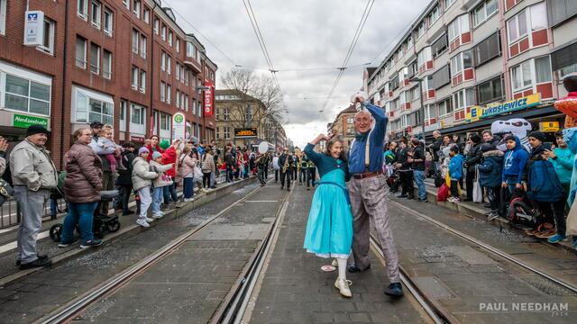 Marching Band Waldbronn // Karlsruher Fastnachtsumzug 2024 | Foto: Paul Needham