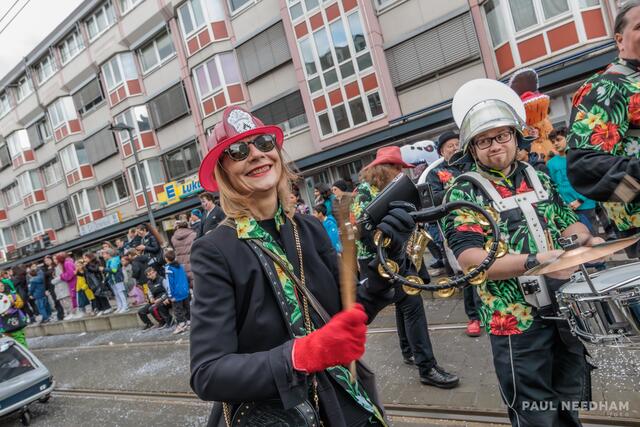 Marching Band Waldbronn // Karlsruher Fastnachtsumzug 2024 | Foto: Paul Needham