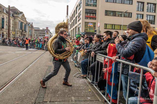 Marching Band Waldbronn // Karlsruher Fastnachtsumzug 2024 | Foto: Paul Needham
