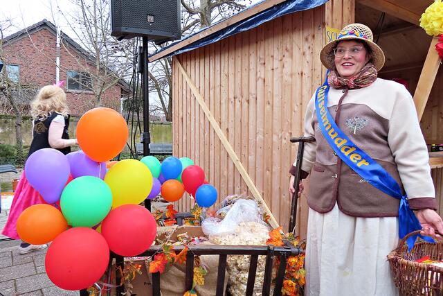 Gutselmutter mit Gutselwagen | Foto: Brigitte Melder