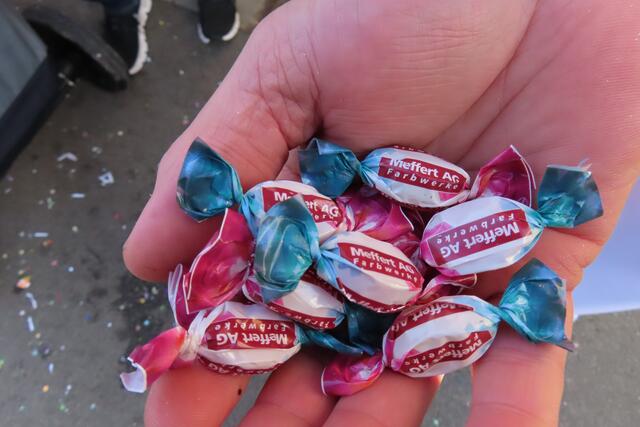 Eine handvoll Bonbons gabs für mich | Foto: Brigitte Melder