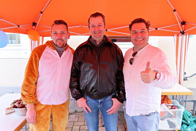 "Die drei Männer vom Stand" vor dem Alten Rathaus | Foto: Brigitte Melder