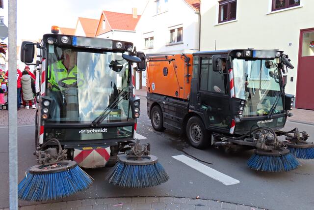 Das ging zack-zack mit dem Kehren danach | Foto: Brigitte Melder