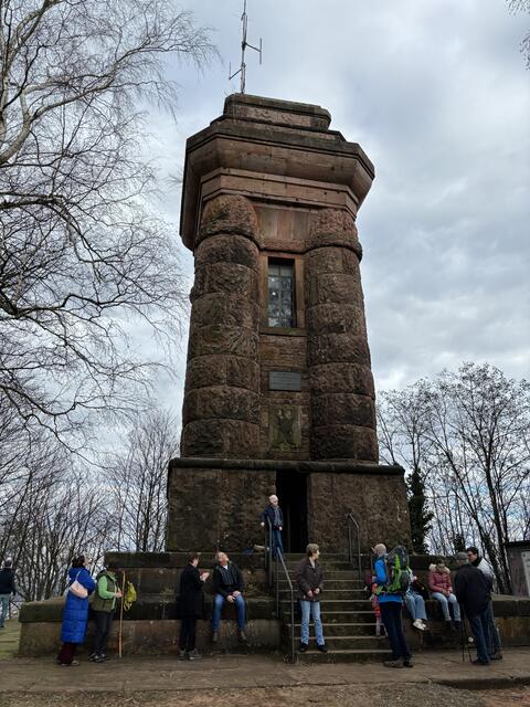 Zwischenstopp  am Bismarckturm | Foto: Hubert Hemmer