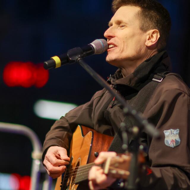 Der Gitarrist und Sänger Dirk Arnold. | Foto: Christian Gaier