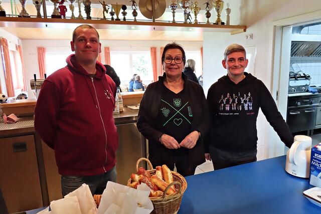 Die guten Geister hinter dem Tresen | Foto: Brigitte Melder