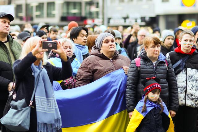 Schmerz und Trauer spielten sich in den Gesichtern wider.  | Foto: Christian Gaier