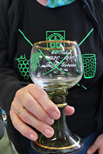 Alter Römer vor junger Dame | Foto: Brigitte Melder