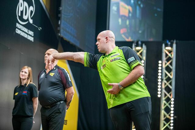 Van Gerwen will bei den UK Open auch endlich wieder einen großen TV-Titel holen | Foto: PDC Europe / Jonas Hunold
